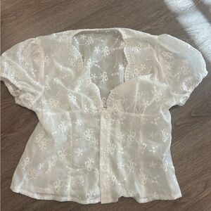 Women’s White Embroidered Puff-Sleeve Blouse